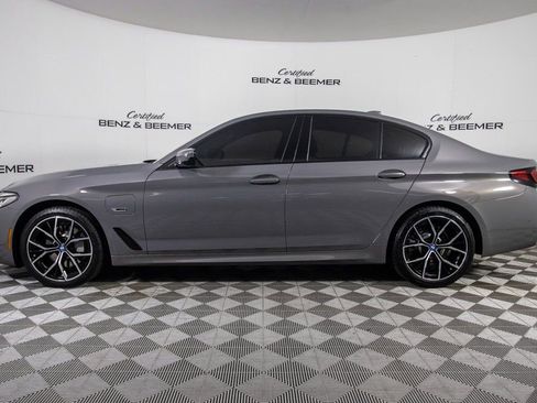 Used 2022 BMW 530e w/ Premium Package image 6