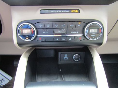 Used 2020 Ford Escape Titanium w/ Titanium Premium Package 2.0 AWD/4WD image 34