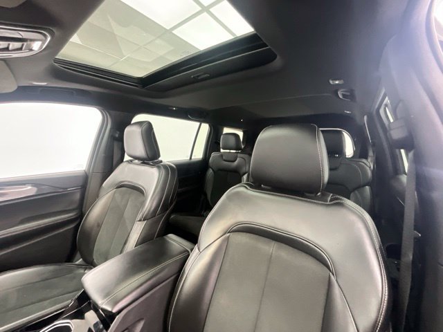 Used 2023 Jeep Grand Cherokee L Laredo AWD/4WD image 6
