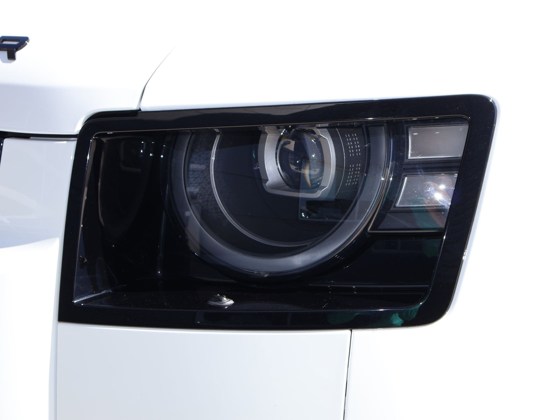 Used 2026 Land Rover Defender 110 X-Dynamic SE AWD/4WD image 12