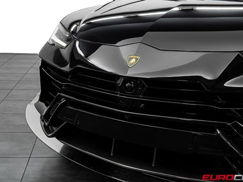 Used 2023 Lamborghini Urus Performante AWD/4WD image 13