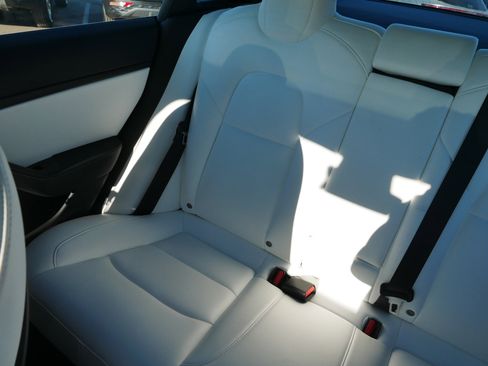 Used 2019 Tesla Model 3 Long Range image 12