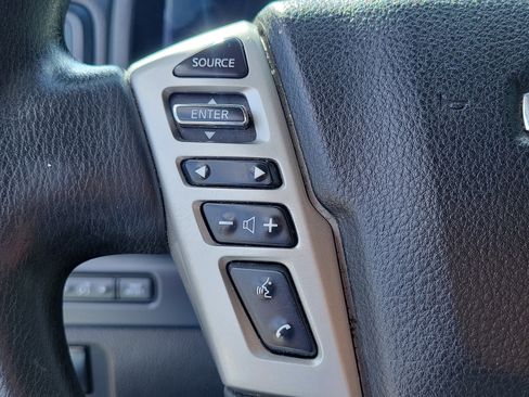 Used 2022 Nissan Titan S image 25