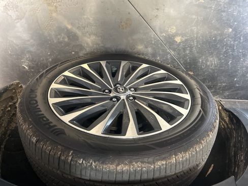 Used 2025 Hyundai Palisade Calligraphy image 16