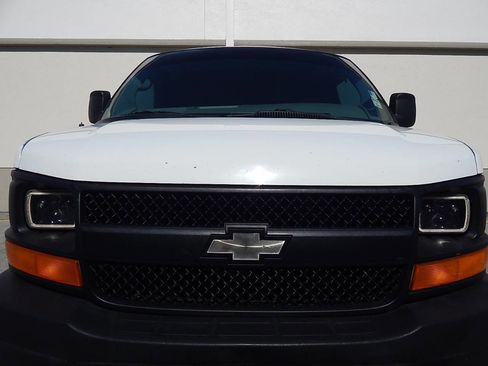 Used 2005 Chevrolet Express 1500 image 18