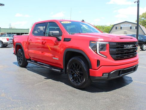 Used 2023 GMC Sierra 1500 Elevation w/ LPO, Elevation Black Package AWD/4WD image 3