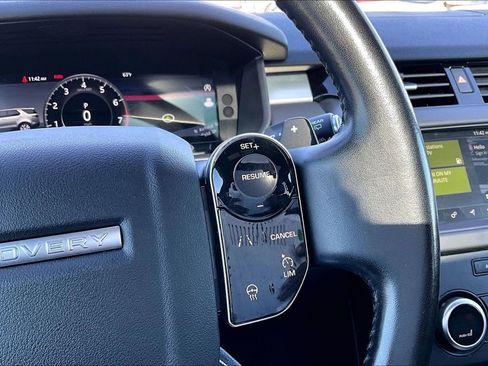 Used 2020 Land Rover Discovery Landmark image 27