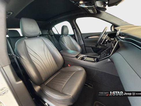 Used 2023 Maserati Grecale Modena AWD/4WD image 12