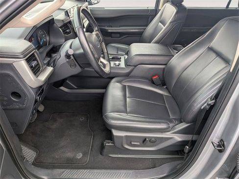 Used 2024 Ford Expedition XLT image 10