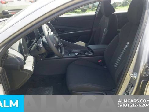 Used 2025 Hyundai Elantra Sport FWD image 15