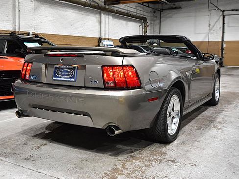 Used 2001 Ford Mustang GT RWD image 17