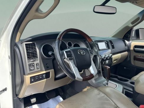 Used 2016 Toyota Sequoia Platinum RWD image 21