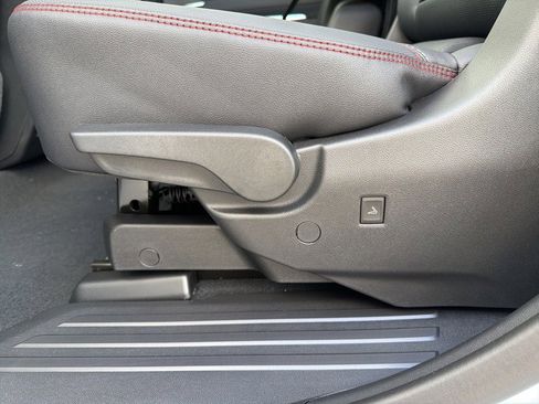 New 2026 Chevrolet Traverse RS w/ LPO, Floor Liner Package image 18