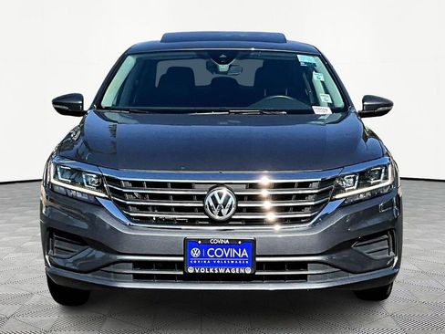 Used 2022 Volkswagen Passat 2.0T SE image 2