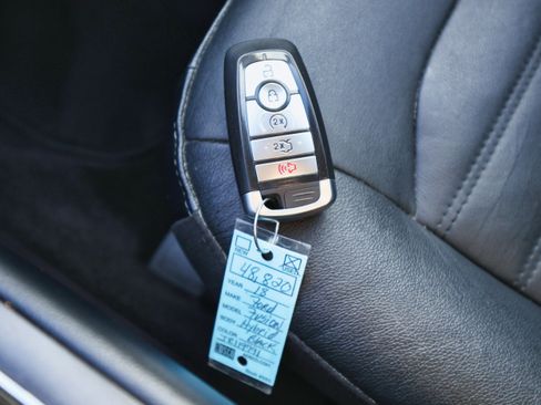 Used 2018 Ford Fusion SE w/ Equipment Group 602A image 24