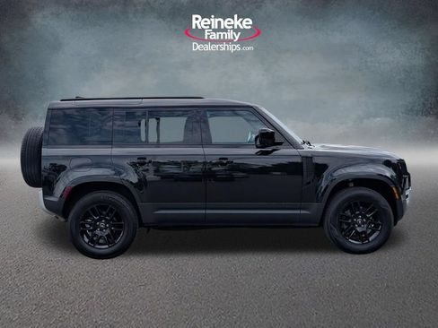 Used 2025 Land Rover Defender 110 S AWD/4WD image 4