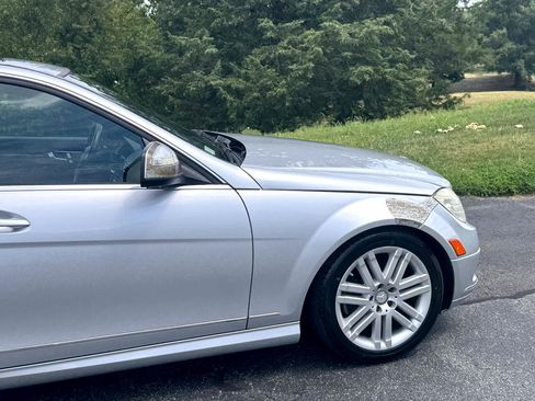 Used 2009 Mercedes-Benz C 300 Sport image 27
