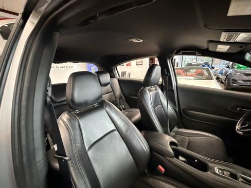 Used 2019 Honda HR-V Sport image 37