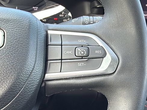 Used 2023 Jeep Compass Latitude AWD/4WD image 29