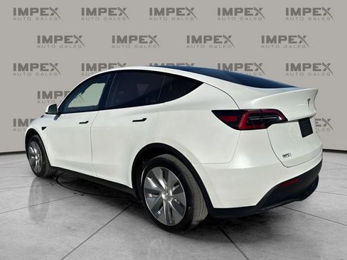 Used 2022 Tesla Model Y Long Range image 3