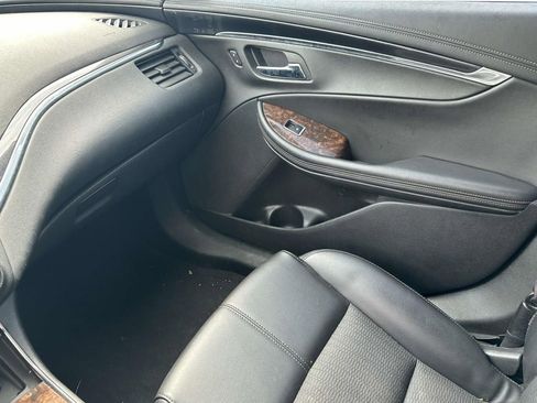 Used 2015 Chevrolet Impala LT FWD image 29