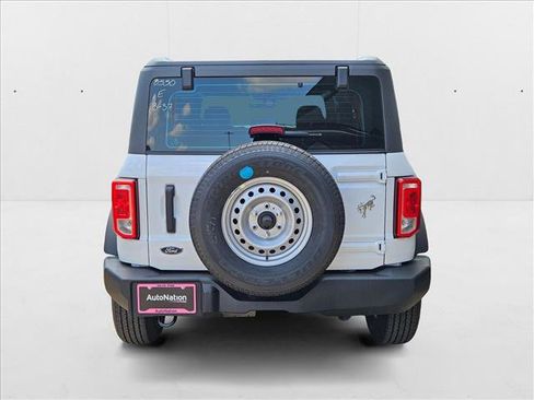 New 2025 Ford Bronco 4-Door image 8