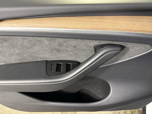 Used 2024 Tesla Model Y Long Range image 20