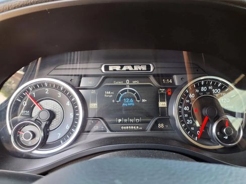 Used 2019 RAM 1500 Laramie AWD/4WD image 17