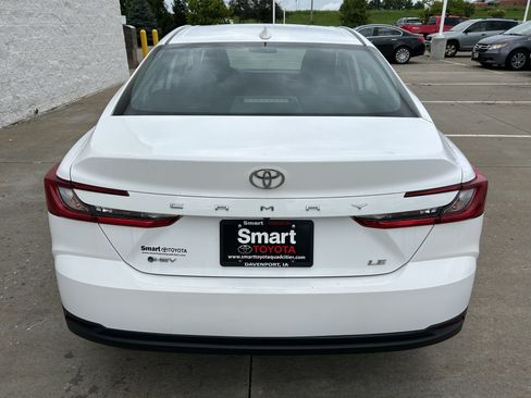 Used 2025 Toyota Camry LE FWD image 5