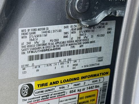 Used 2024 Ford Expedition XLT image 39