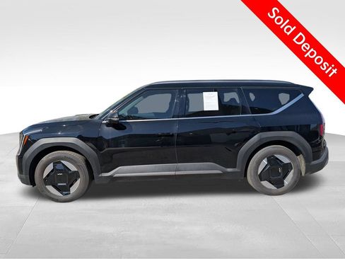 Used 2024 Kia EV9 Wind AWD/4WD image 2
