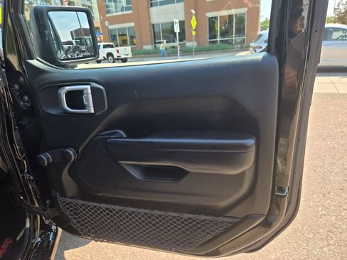 Used 2018 Jeep Wrangler Sport AWD/4WD image 19