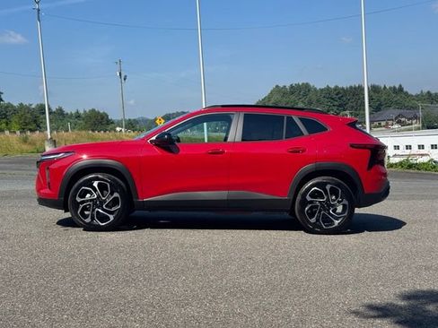 New 2026 Chevrolet Trax RS w/ Driver Confidence Package FWD image 4