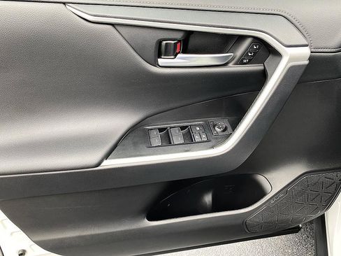 Certified 2025 Toyota RAV4 Limited FWD image 9