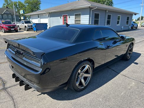 Used 2022 Dodge Challenger SRT Hellcat w/ Plus Package RWD image 3