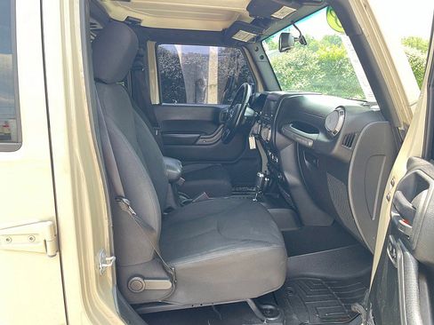 Used 2018 Jeep Wrangler Unlimited Sport S image 26