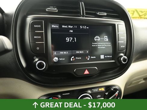 Used 2025 Kia Soul LX w/ LX Technology Package FWD image 30