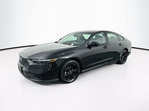 Used 2025 Honda Accord SE image 3