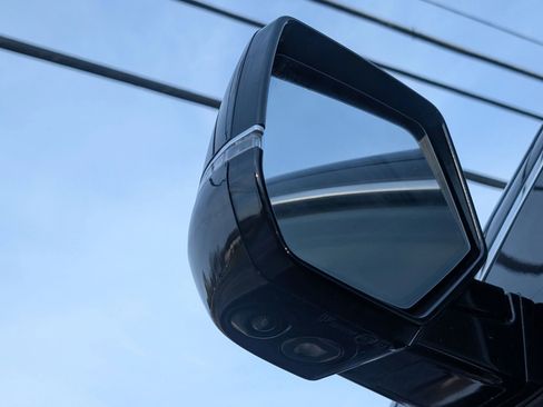 Used 2016 Cadillac Escalade Luxury image 5