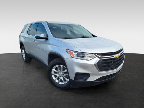 Used 2019 Chevrolet Traverse LS image 3