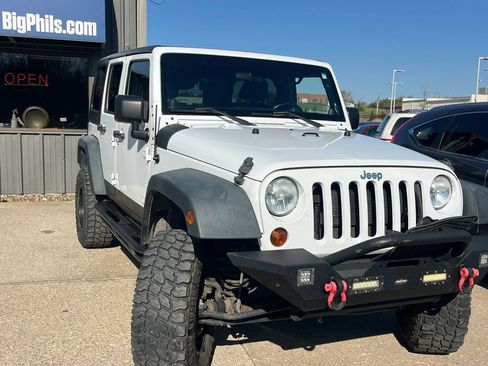 Used 2012 Jeep Wrangler Unlimited Sport image 9