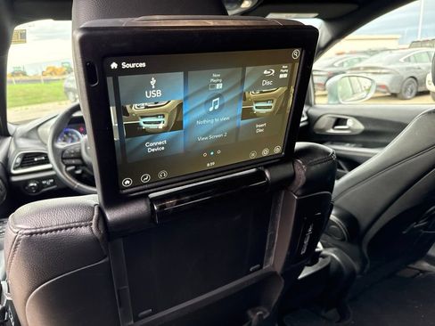 Used 2020 Chrysler Pacifica Touring-L w/ Advanced Safetytec Group AWD/4WD image 12