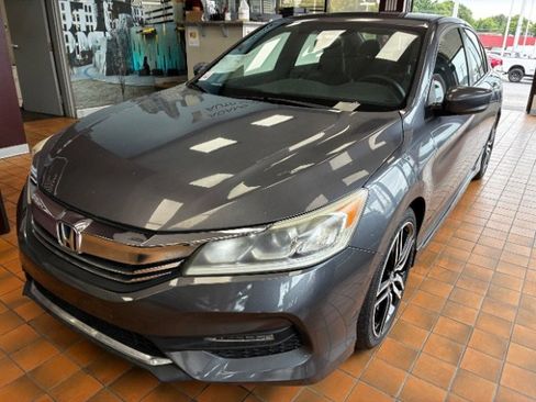 Used 2017 Honda Accord Sport Special Edition image 8