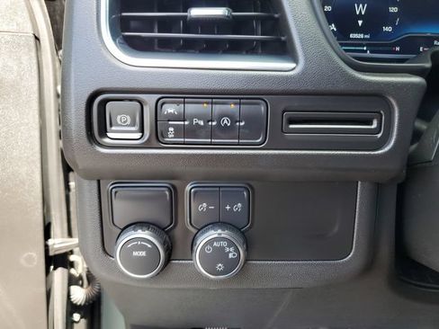 Used 2023 Chevrolet Tahoe Premier RWD image 28