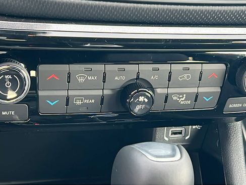 New 2026 Jeep Compass Limited image 14