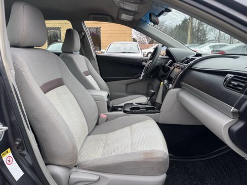 Used 2012 Toyota Camry LE image 24