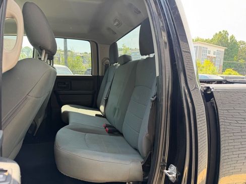 Used 2017 RAM 1500 Express w/ Black Ram 1500 Express Group AWD/4WD image 6