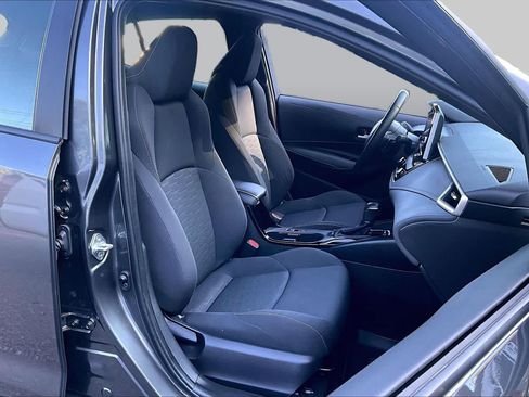 Used 2025 Toyota Corolla SE w/ SE Package FWD image 8