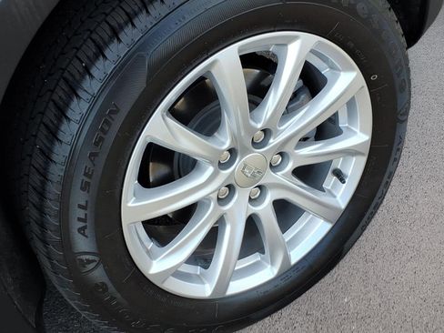 Certified 2022 Cadillac XT4 Luxury w/ Cold Weather Package AWD/4WD image 9
