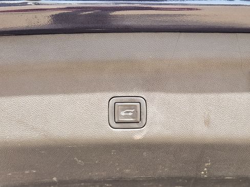 Used 2023 Chevrolet Tahoe Premier image 40